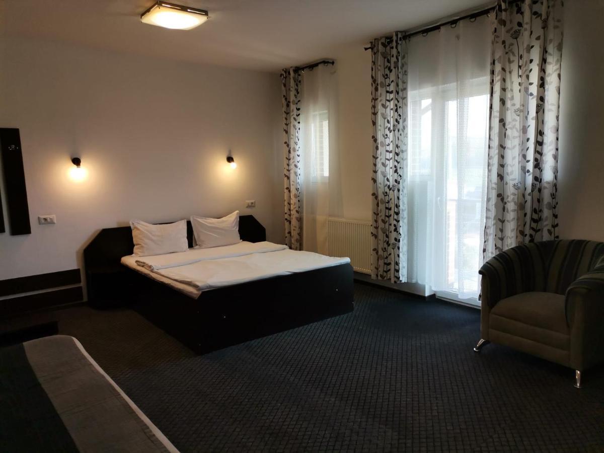 Motel Davios Targu Jiu Ngoại thất bức ảnh