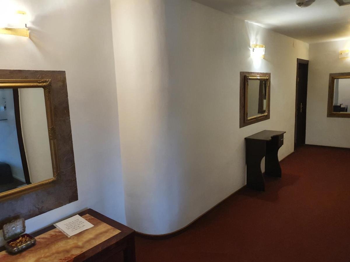 Motel Davios Targu Jiu Ngoại thất bức ảnh