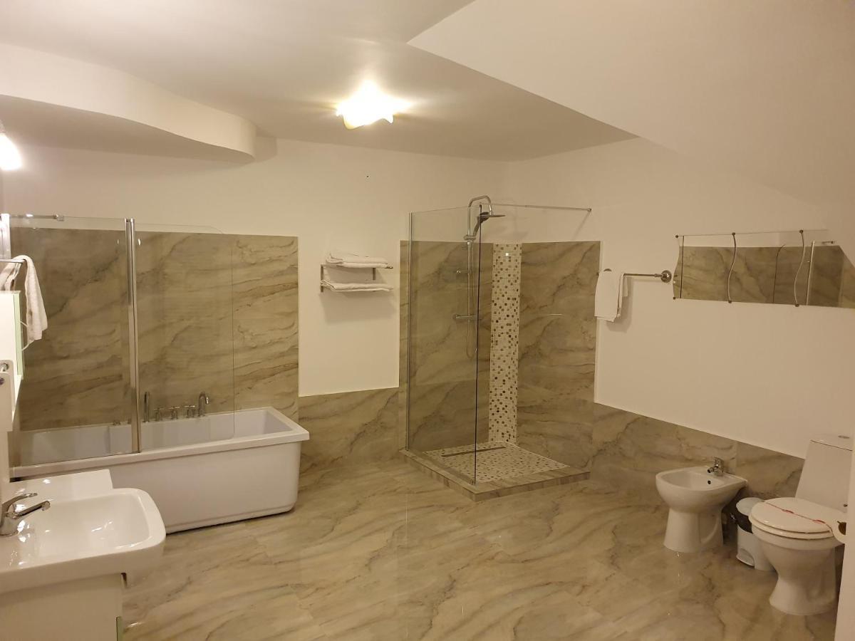 Motel Davios Targu Jiu Ngoại thất bức ảnh