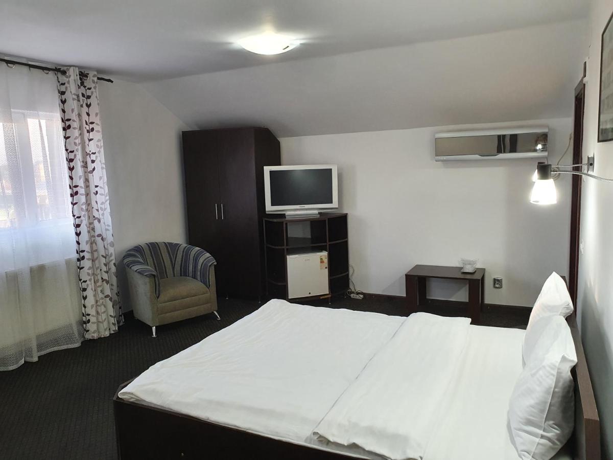 Motel Davios Targu Jiu Ngoại thất bức ảnh