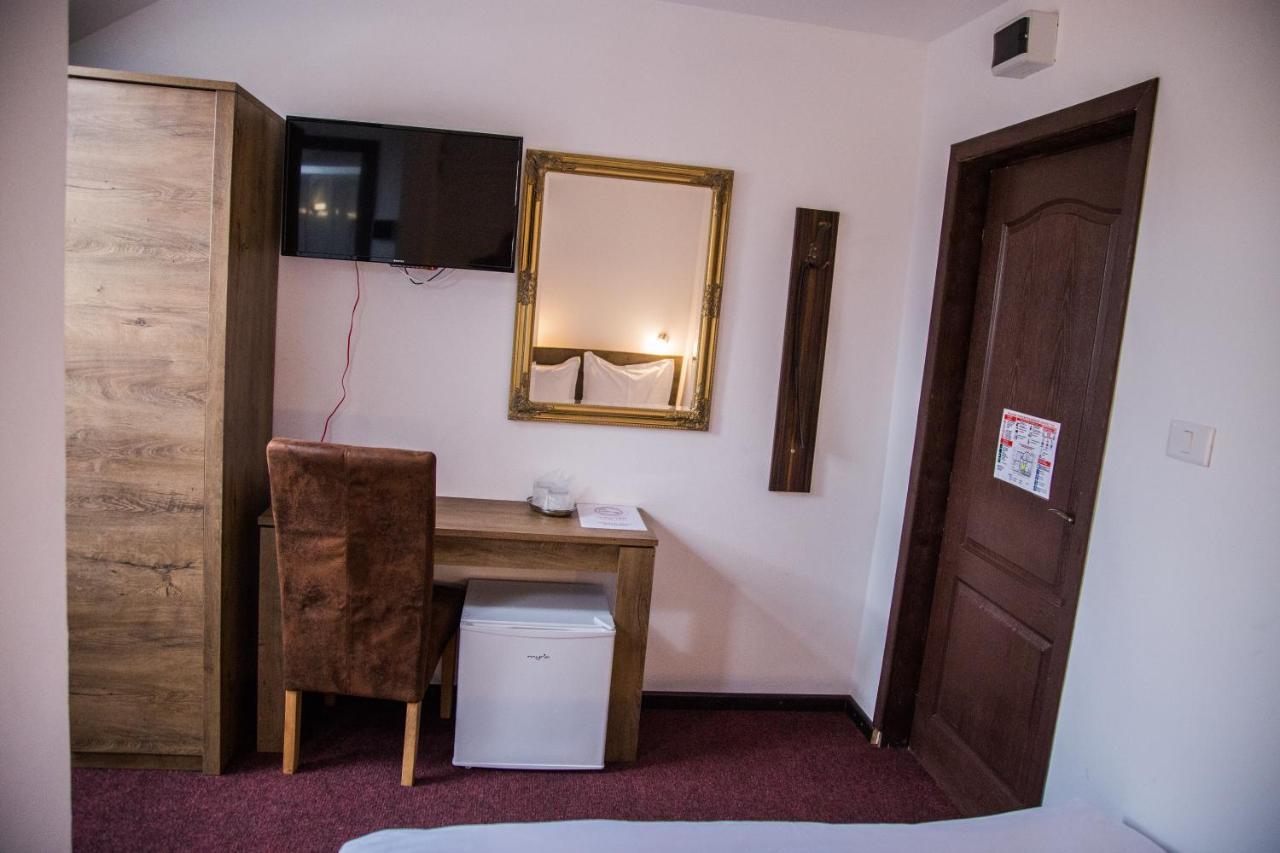 Motel Davios Targu Jiu Ngoại thất bức ảnh