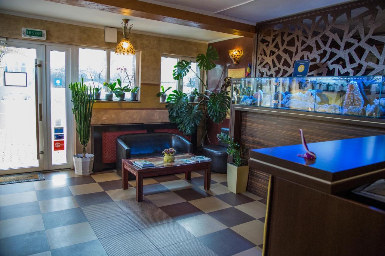 Motel Davios Targu Jiu Ngoại thất bức ảnh