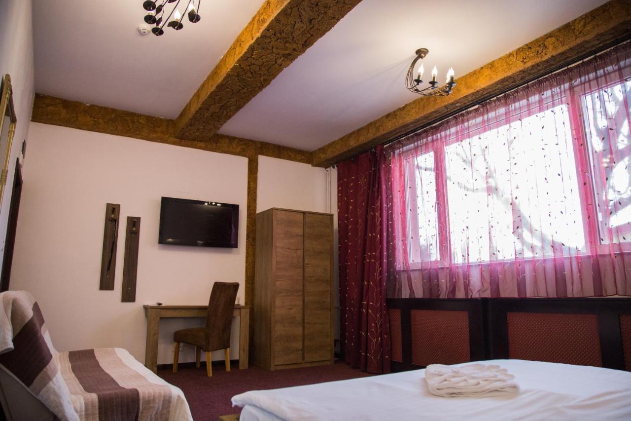 Motel Davios Targu Jiu Ngoại thất bức ảnh