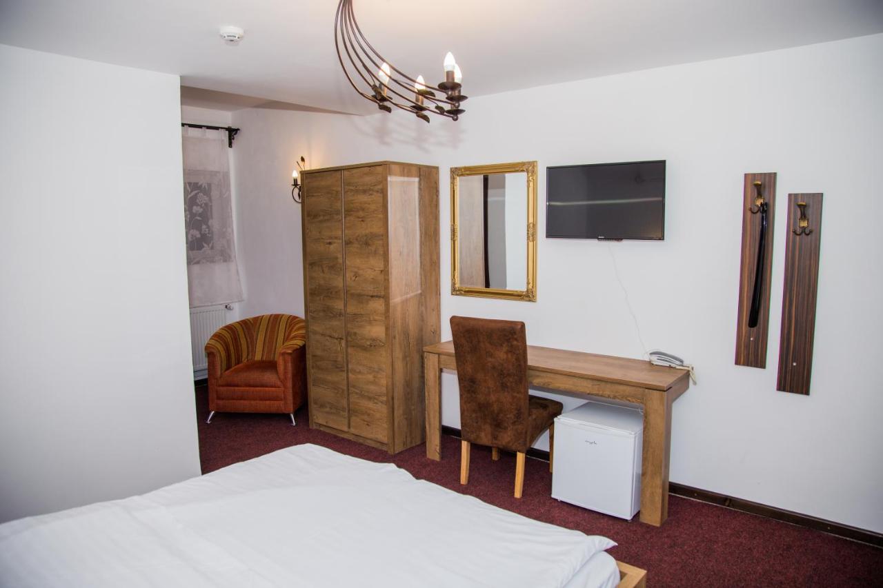 Motel Davios Targu Jiu Ngoại thất bức ảnh