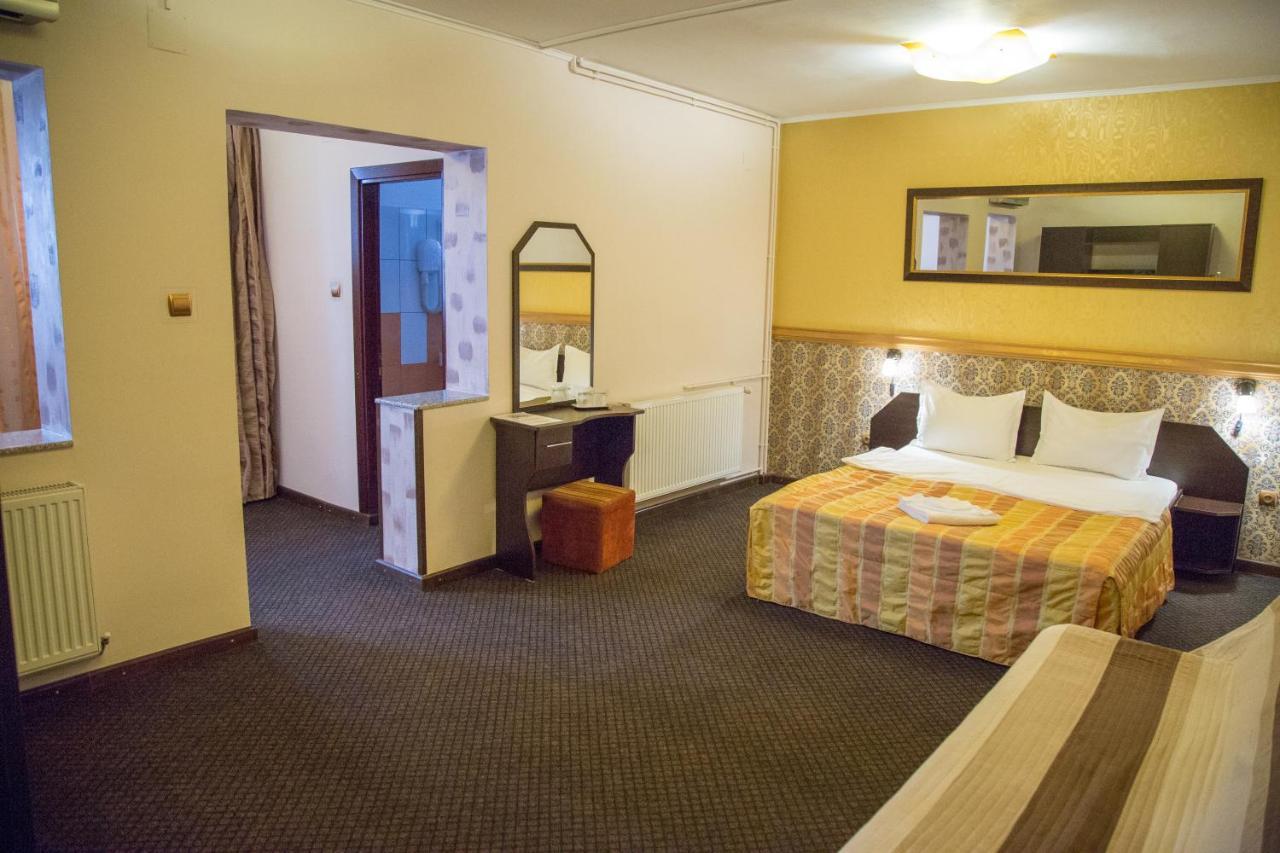 Motel Davios Targu Jiu Ngoại thất bức ảnh